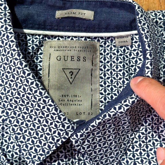 Guess- Cotton Mens Casual button down shirt - Picture 4 of 6